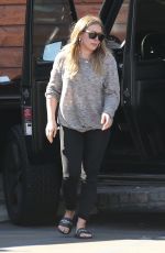 HILARY DUFF Leaves a Veterinarian in Studio City 02/18/2018