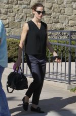 JENNIFER GARNER Arrives at Church in Los Angeles 02/04/2018