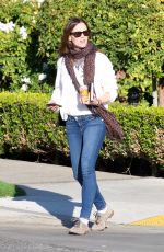 JENNIFER GARNER Out and About in Los Angeles 02/15/2018