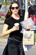 JENNIFER GARNER Out for Coffee and Goodies at Tavern in Brentwood 02/11/2018