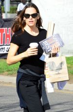 JENNIFER GARNER Out for Coffee and Goodies at Tavern in Brentwood 02/11/2018