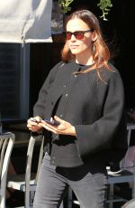JENNIFER GARNER Out for Lunch at Kreation Cafe in Brentwood 02/16/2018