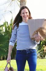 JENNIFER GARNER Out Shopping in Los Angeles 02/13/2018