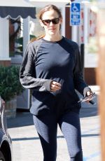 JENNIFER GARNER Shopping for Flowers in Brentwood 02/15/2018