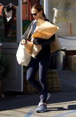 JENNIFER GARNER Shopping for Flowers in Brentwood 02/15/2018