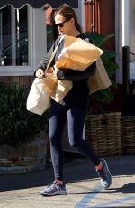 JENNIFER GARNER Shopping for Flowers in Brentwood 02/15/2018