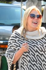 JODIE SWEETIN Shopping at Farmers Market in Studio City 02/25/2018