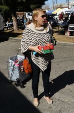 JODIE SWEETIN Shopping at Farmers Market in Studio City 02/25/2018