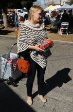 JODIE SWEETIN Shopping at Farmers Market in Studio City 02/25/2018