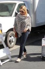 JODIE SWEETIN Shopping at Farmers Market in Studio City 02/25/2018