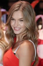 JOSEPHINE SKRIVER and ROMEE STRIJD Make This Valentine