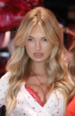 JOSEPHINE SKRIVER and ROMEE STRIJD Make This Valentine