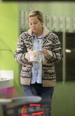 KATE HUDSON Out Shopping  in Los Angeles 02/26/2018