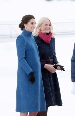 KATE MIDDLETON Arrives at Oslo Gardermoen Airport 02/01/2018