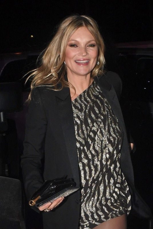KATE MOSS Arrives at YSL Fashion Show at Paris Fashion Week 02/27/2017