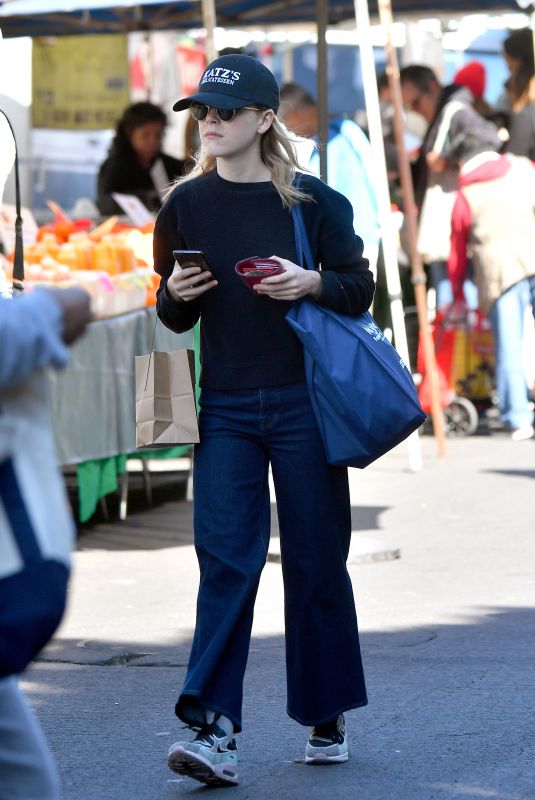 KIERNAN SHIPKA Shopping at Farmer