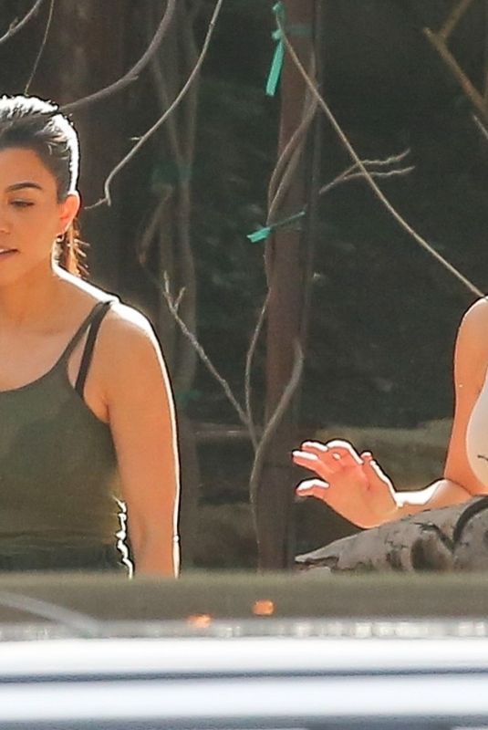 KIM and KOURTNEY KARDASHIAN Filming Out in Malibu 02/01/2018