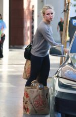 KRISTEN BELL Shopping at Trader Joe