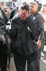 KYLIE JENNER Leaves a Doctor
