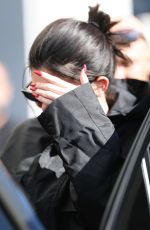 KYLIE JENNER Leaves a Doctor