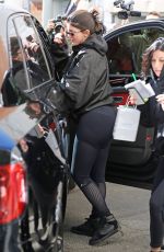 KYLIE JENNER Leaves a Doctor