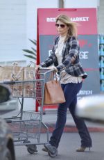 LORI LOUGHLIN Shopping at Bristol Farms 02/26/2018