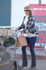 LORI LOUGHLIN Shopping at Bristol Farms 02/26/2018