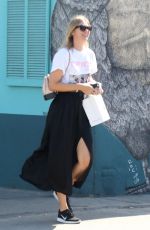 MARIA SHARAPOVA Out Shopping in Venice Beach 02/15/2018