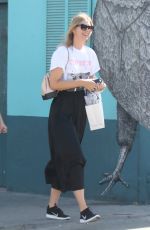 MARIA SHARAPOVA Out Shopping in Venice Beach 02/15/2018