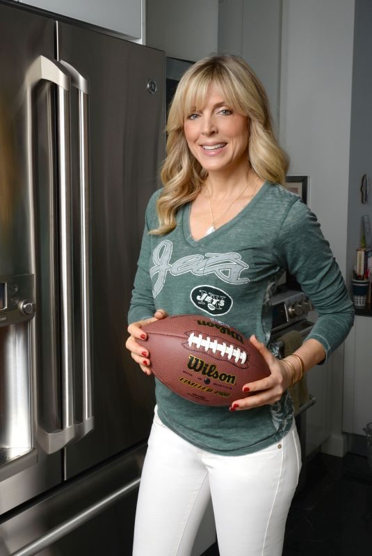 MARLA MAPLES for Super Bowl Sundsay 02/04/2018