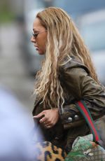 MELANIE BROWN Arrives at Geri Halliwell