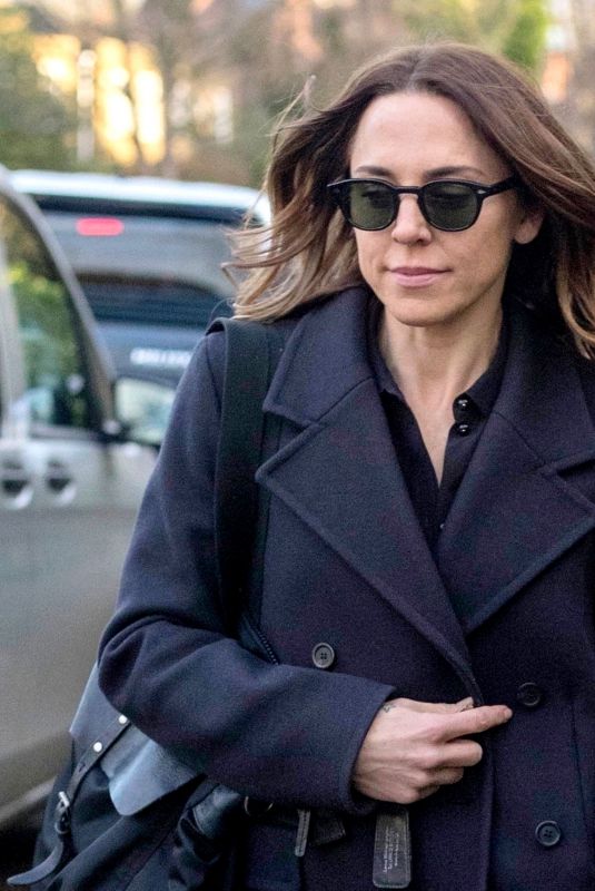 MELANIE CHISHOLM Arrives at Geri Halliwell’s Home in London for Spice Girls Reunion 02/02/2018