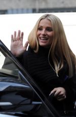 MICHELLE HUNZIKER Out for Lunch in Milan 02/12/2018