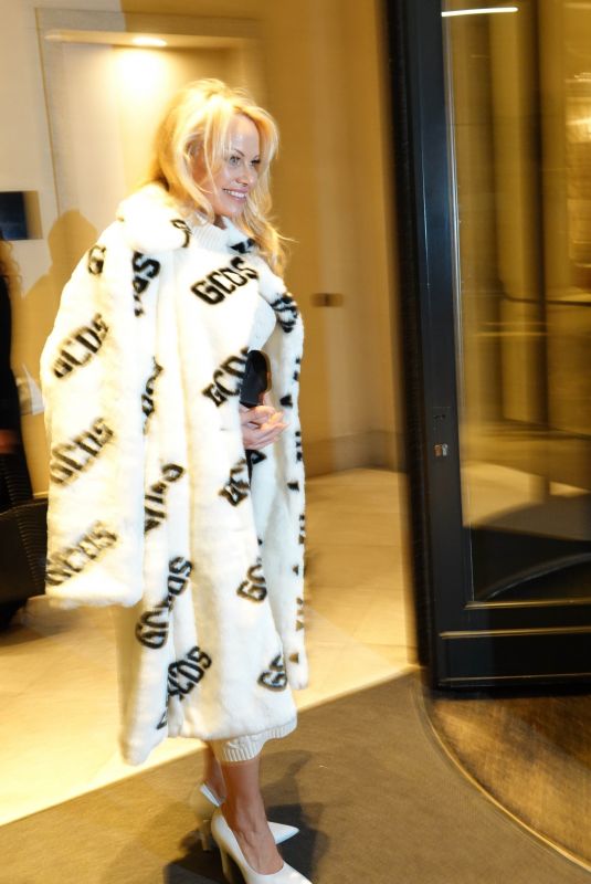 PAMELA ANDERSON Out and About in Milan 02/22/2018