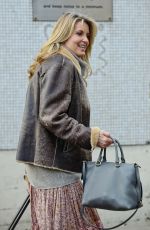 PENNY LANCASTER Leaves Mulberry Bush Pub in London 02/12/2018