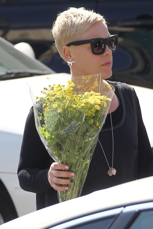 PINK Shopping at Whole Foods in Brentwood 02/09/2018