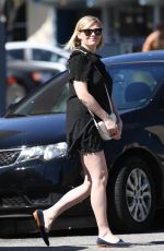 Pregnant KIRSTEN DUNST Out for Lunch at Priscilla