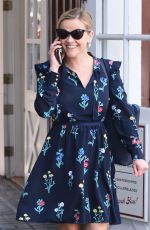 REESE WITHERSPOON at Brentwood Country Mart 02/13/2018