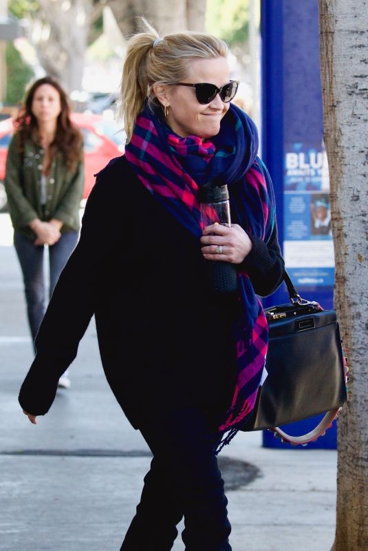 REESE WITHERSPOON Out Shopping in Santa Monica 02/27/2018
