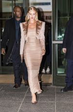 ROSIE HUNTINGTON-WHITELEY Arrives at Tom Ford Fashion Show at New York Fashion Week 02/08/2018