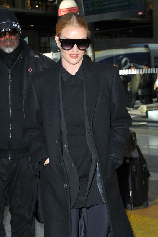 ROSIE HUNTINGTON-WHITELEY at Gare Du Nord in Paris 02/26/2018