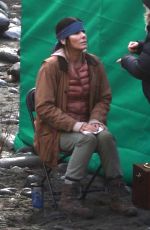 SANDRA BULLOCK on the Set of Bird Box 01/30/2018