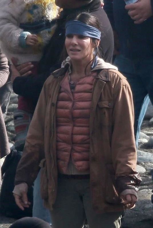 SANDRA BULLOCK on the Set of Bird Box 01/30/2018