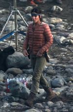 SANDRA BULLOCK on the Set of Bird Box 01/30/2018