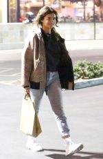 SELENA GOMEZ Shopping at Vons Supermarket in Los Angeles 02/21/2018