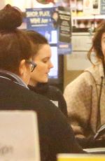 SELENA GOMEZ Shopping at Vons Supermarket in Los Angeles 02/21/2018
