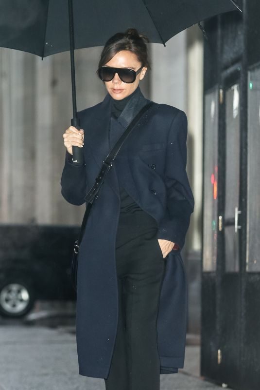 VICTORIA BECKHAM Out in New York 02/11/2018