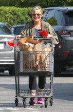 AMY POEHLER Shopping at Bristol Farms in Beverly Hills 03/30/2018