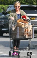 AMY POEHLER Shopping at Bristol Farms in Beverly Hills 03/30/2018