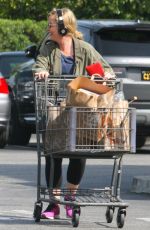 AMY POEHLER Shopping at Bristol Farms in Beverly Hills 03/30/2018